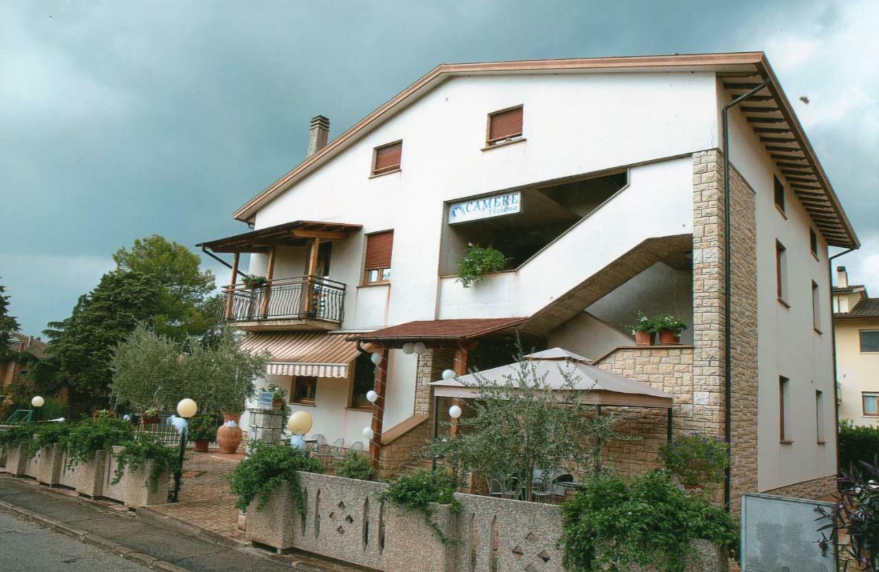 Camere Tiziana Assisi Luaran gambar
